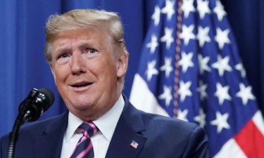 Câmara dos EUA aprova destituição de Trump