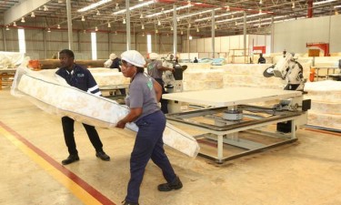 Parque de feiras orçado em mais de 13,3 mil milhões kz