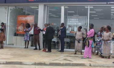 BFA chama clientes para converterem os créditos em kwanzas  