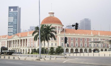 Angola recebeu dinheiro para o desenvolvimento, mas este regressará aos EUA e à EU 