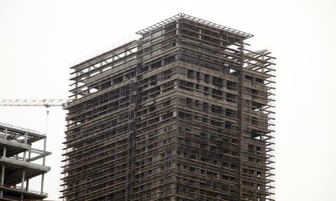 Cerca de 80% das obras em Angola permanecem paralisadas 