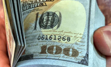 Estado vende menos divisas, mas oferta total cresce 10,9%