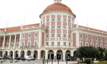 Malparado na banca desce  mas mantém-se nos 16,93%