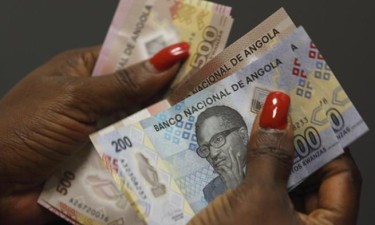 Cerca de 64% das famílias não têm condições para poupar