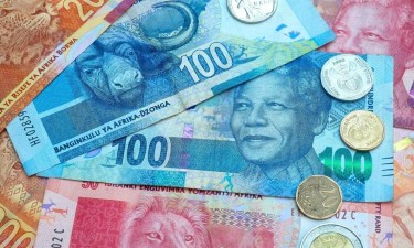 Rand sul-africano recua após subida dos juros para 7,25%