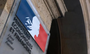 Pressão fiscal em França leva euro a mínima de 17 meses