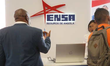 Ensa quer continuidade do Standard Chartered Angola e não descarta mudança da marca comercial