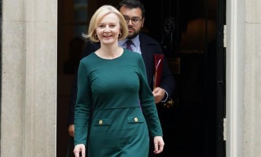  Liz Truss demite-se após 45 dias como primeira-ministra