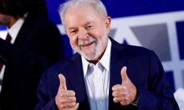 Lula da Silva eleito e de regresso à Presidência do Brasil