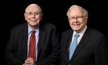 Warren Buffett e Charlie Munger - os dois investidores acima dos 90 anos que continuarão a bater o mercado em 2023