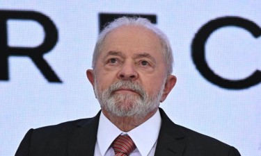 Lula da Silva chega a Portugal para visita de Estado em meio a atritos diplomáticos  sobre a guerra na Ucrânia 