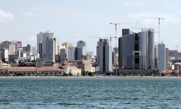 Angola precisa de taxa média de crescimento de 8% ao ano
