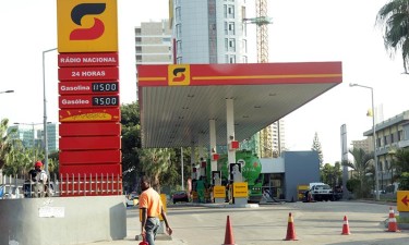 Gasto com a gasolina sobe para 22% do rendimento per capita e África do Sul passa a ter a taxa mais baixa da região Austral