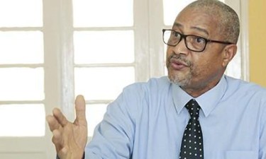 Líder da AAIPA acusa padarias de produzirem “veneno”, ministro considera declarações “levianas” 