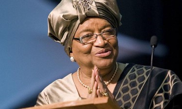 De presa política de uma ditadura, a primeira mulher presidente em África  De presa política de uma ditadura, a primeira mulher presidente em África