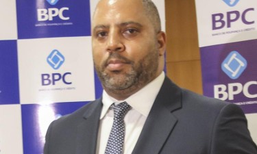 Pedidos de crédito das empresas vandalizadas já ultrapassaram em 10 mil milhões kz a linha de financiamento governamental  Pedidos de crédito das empresas vandalizadas já ultrapassaram em 10 mil milhões kz a linha de financiamento governamental