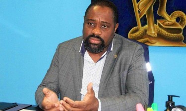 Antigo inspetor-geral da ANIESA defende que o Governo esteve “bem” na refundação da instituição, mas que a medida tardia “lesou o ambiente de negócios” Antigo inspetor-geral da ANIESA defende que o Governo esteve “bem” na refundação da instituição, mas que a medida tardia “lesou o ambiente de negócios”