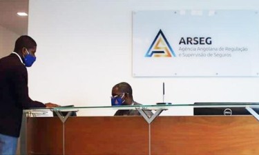 Seis membros dos órgãos sociais da Arseg recebem 711,186 milhões kz, enquanto resultado líquido cai 44,73% Seis membros dos órgãos sociais da Arseg recebem 711,186 milhões kz, enquanto resultado líquido cai 44,73%