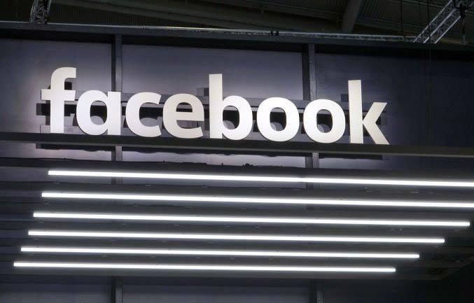 Facebook multado em 565 milhares de euros