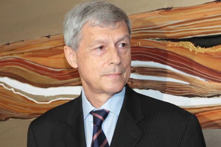 FMI negoceia financiamento de 4.500 milhões USD a Angola