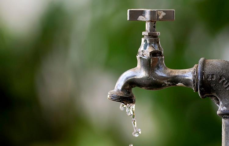 Produção de água cai 79%