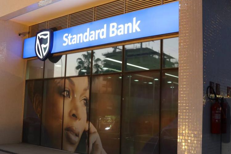 Standard Bank defende subsídio aos transportes públicos