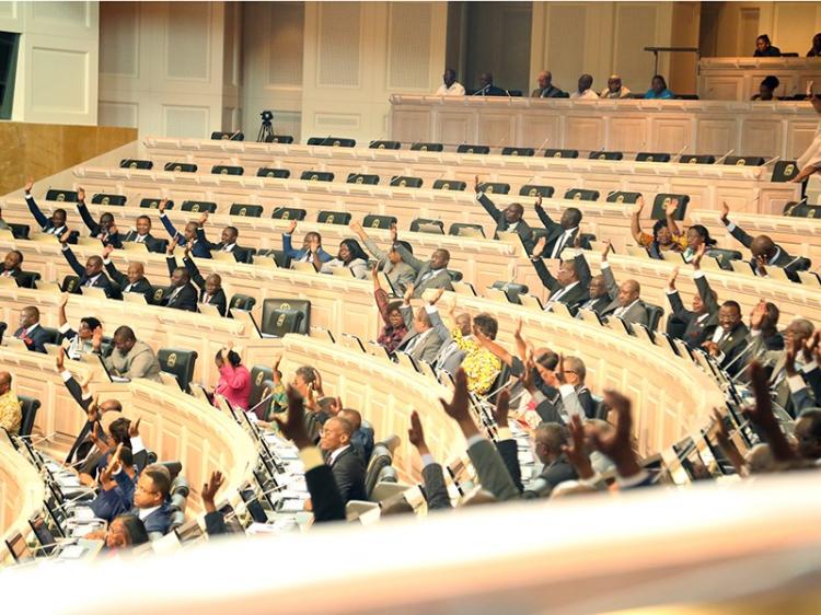Parlamento aprova OGE para 2020