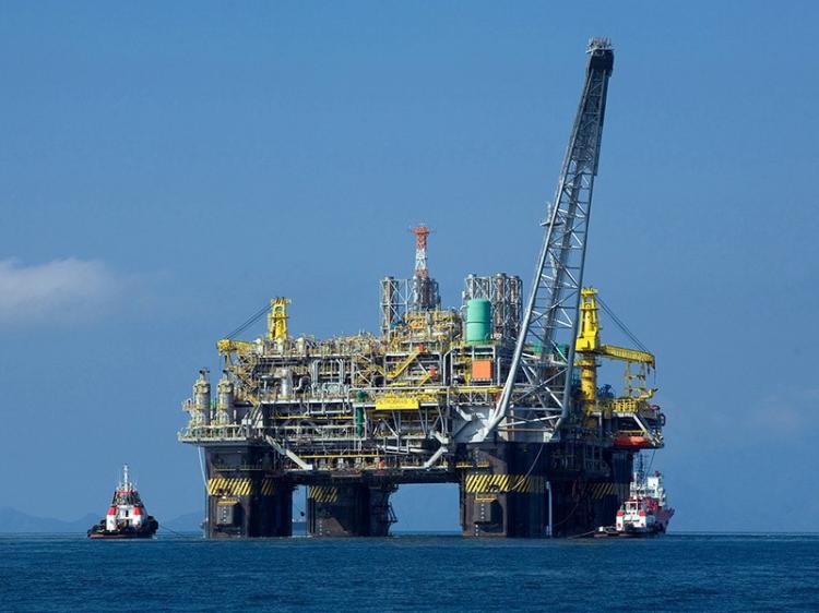 Angola prevê aumentar produção petrolífera 