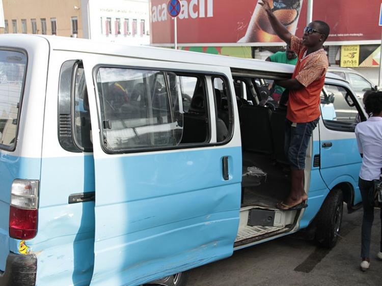Taxistas encurtam rotas para contrariar queda na facturação