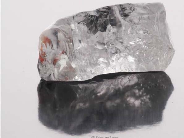 Endiama anuncia descoberta de diamante de 171 quilates 