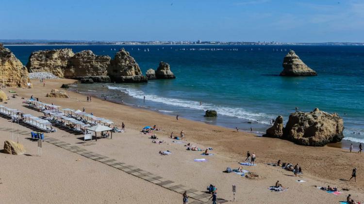 Espanha prevê retomar turismo estrangeiro em Julho 