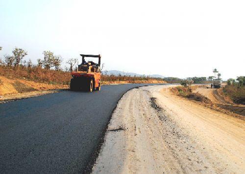 Governo investe 10 mil milhões AKZ na recuperação de estradas 