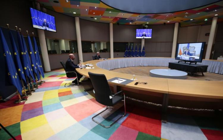 Líderes europeus reúnem-se por videoconferência 