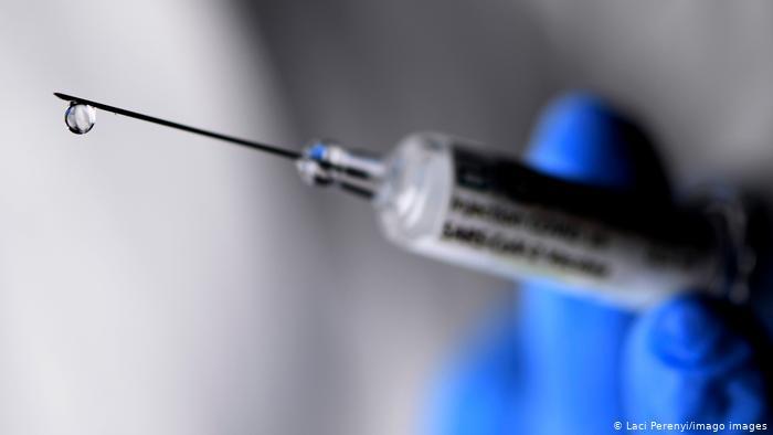 Angola à procura de outras vacinas está em negociações com a Rússia