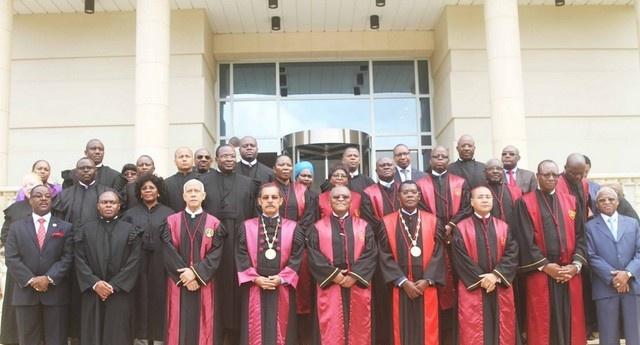 Juízes repudiam revisão da Constituição sobre Poder Judicial 