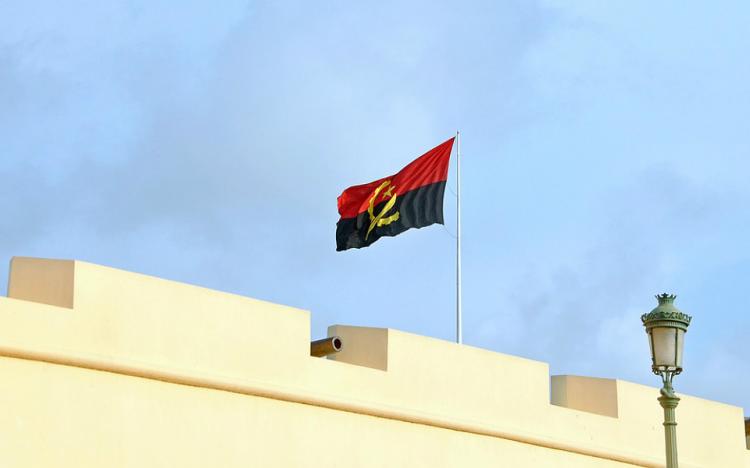 Volume de negócios entre China e Angola recupera 24% 