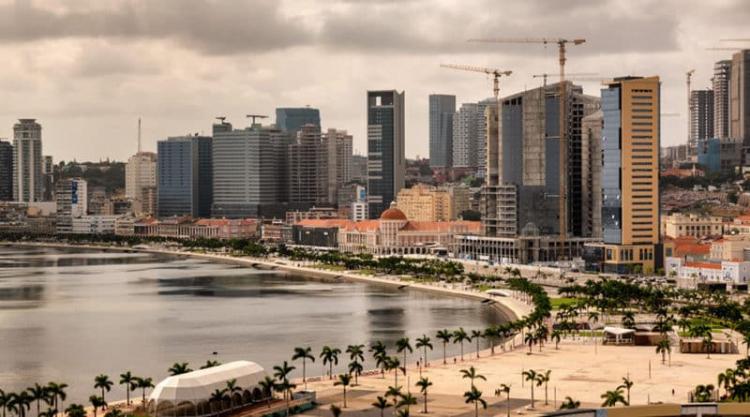 Moody`s melhora perspectiva de `rating` de Angola 
