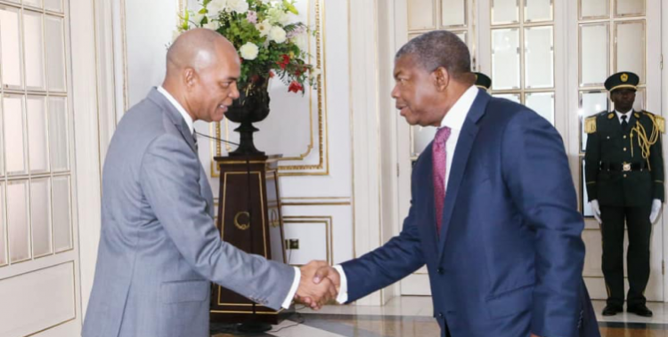 Presidentes do MPLA e da UNITA concorrem sozinhos à sua sucessão
