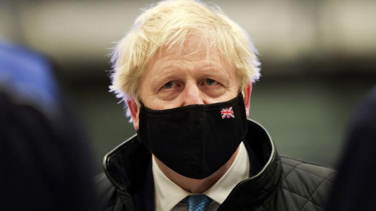 Boris Johnson pede desculpas e recusa demitir-se após investigação 