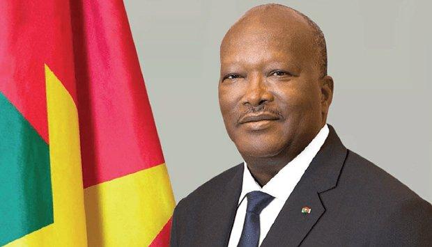 Militares detêm Presidente Kaboré em aparente golpe de Estado no Burkina Faso