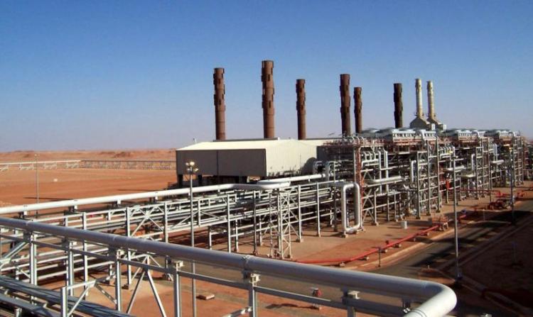 China assina acordo para exploração de petróleo e gás natural na Argélia