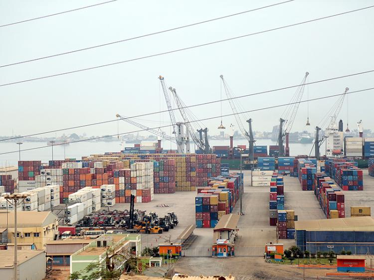 Angola gasta mais 52% com importações
