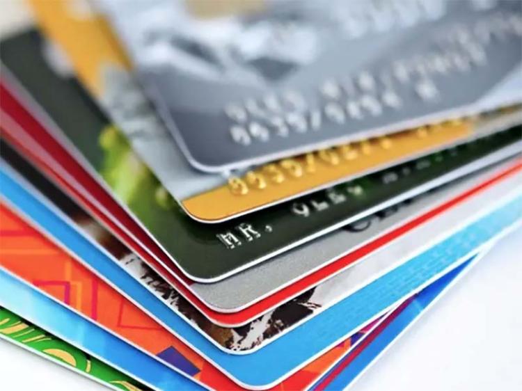 Apreendidos mais de 50 cartões de crédito do kwenda