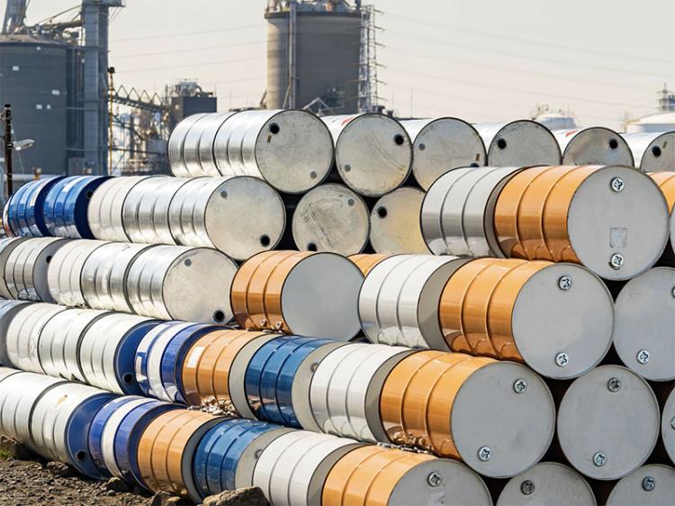 China compra menos 11 milhões de barris de petróleo a Angola