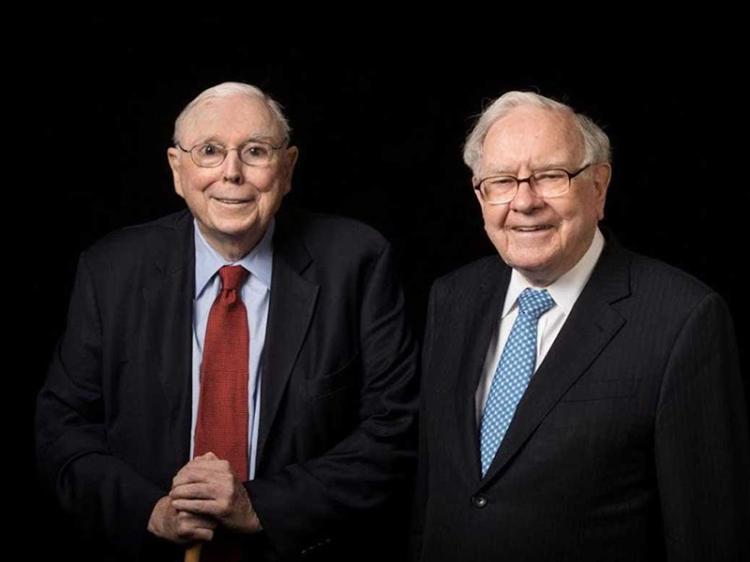 Warren Buffett e Charlie Munger - os dois investidores acima dos 90 anos que continuarão a bater o mercado em 2023