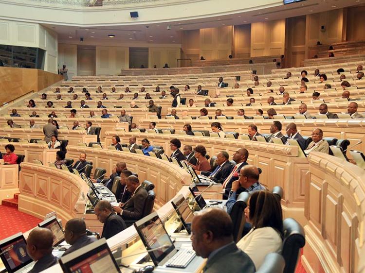Parlamento aprova proposta de Lei do Código de Processo do Trabalho