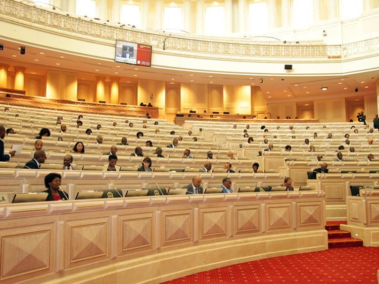 Orçamento da Assembleia Nacional salta de 39 para 109 mil milhões kz