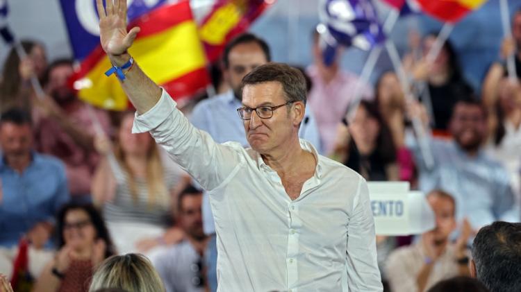 Direita vence mas esquerda de Pedro Sánchez pode vir a ter maioria para governar