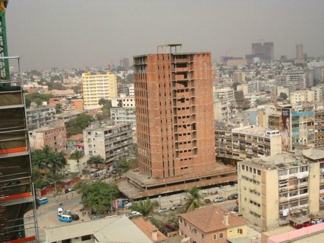 Governo gasta 17,9 milhões de dólares para demolir nove edifícios. Antigo prédio inacabado da Maianga entre os abrangidos 