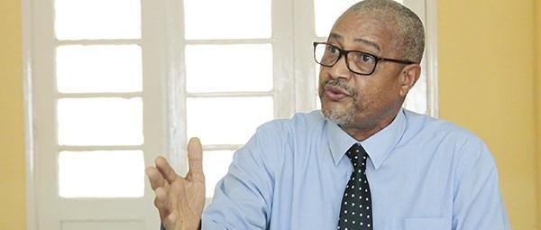 Líder da AAIPA acusa padarias de produzirem “veneno”, ministro considera declarações “levianas” 